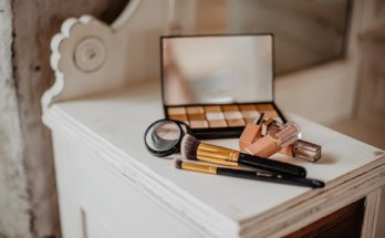 makeup manufacturer